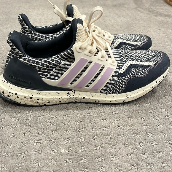 Adidas Ultraboost - Picture 1 of 6